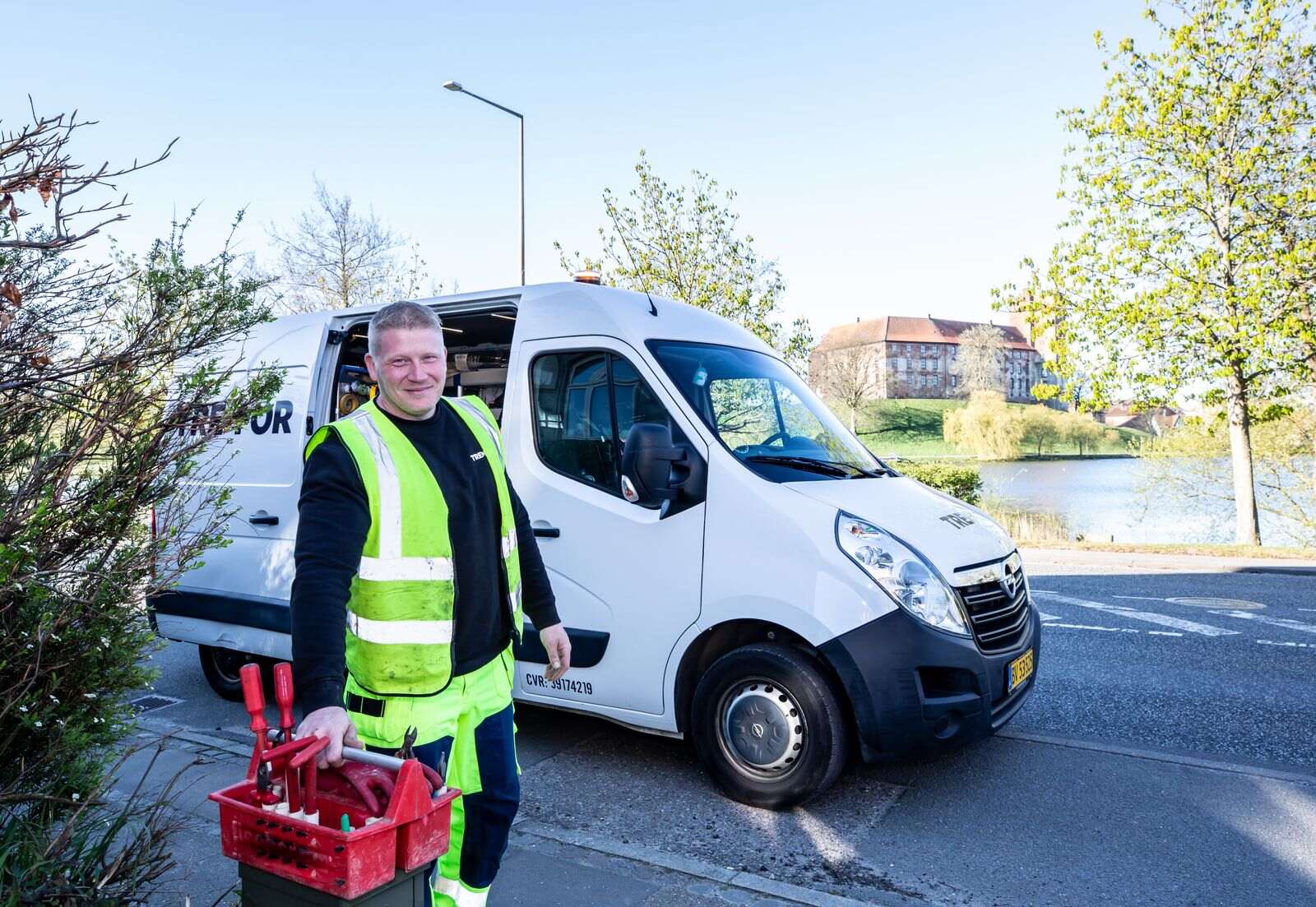 Bedrijfsbus onderweg
